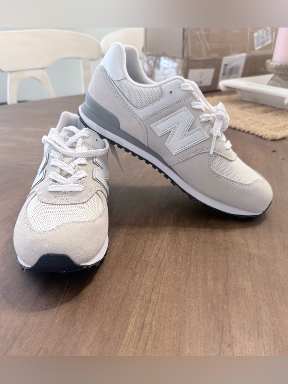 New Balance Mens Light Gray and White Retro Sneakers
